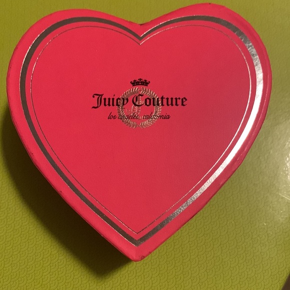 Juicy Couture Gold Tone Glitter Red Lip Pendant Necklace With Earrings - Picture 2 of 5